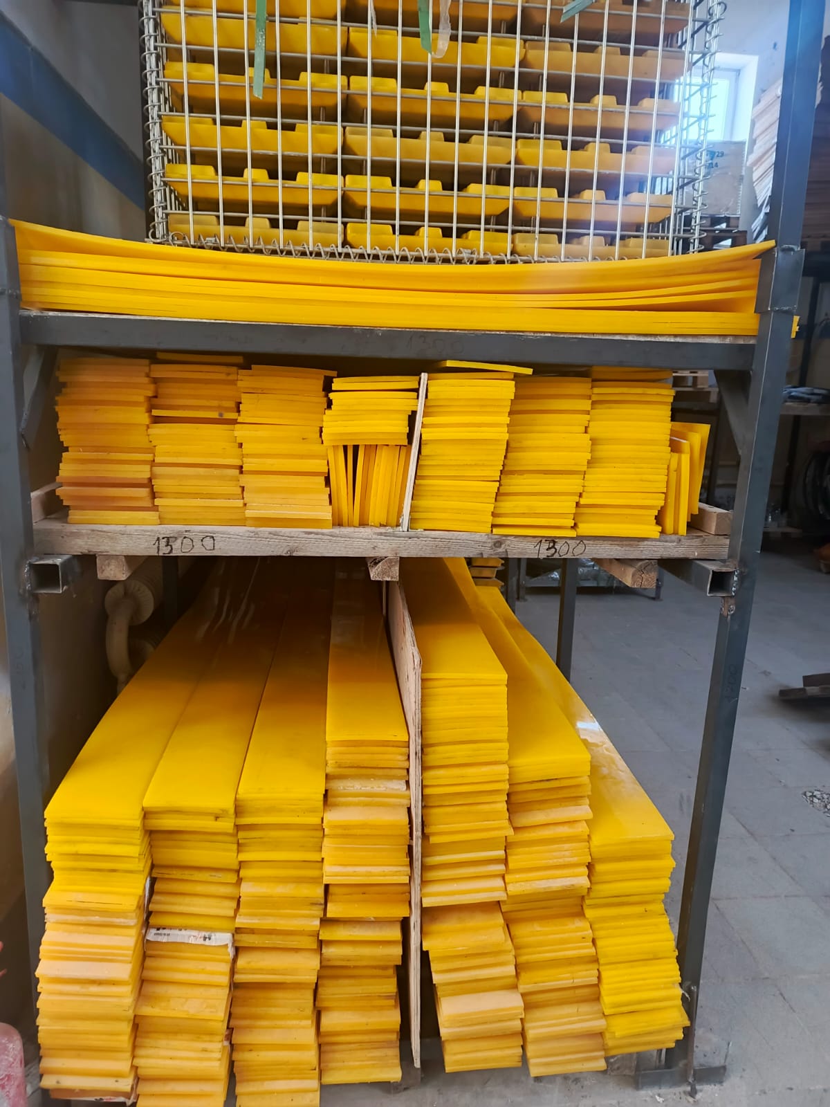 Скребок вальца Bomag 2150x150x10 Скребок вальца Bomag 2150x150x10